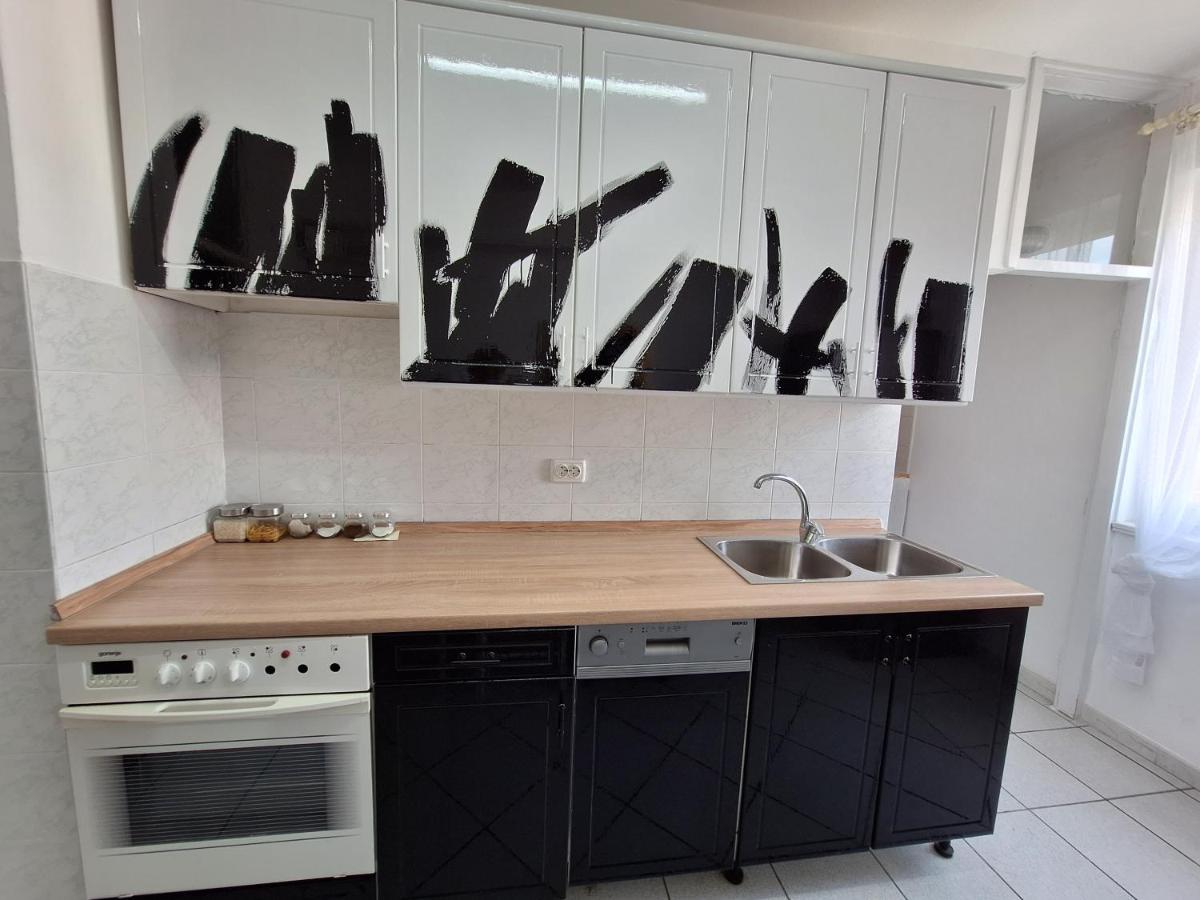 Two Bedroom Apartment Alma Задар Екстериор снимка