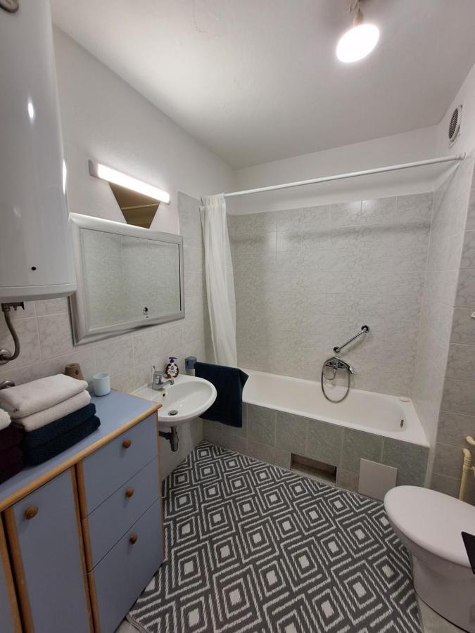 Two Bedroom Apartment Alma Задар Екстериор снимка
